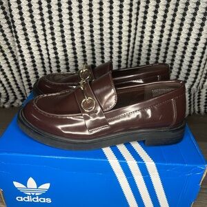 American Eagle Womens Duchess Loafer Wineberry